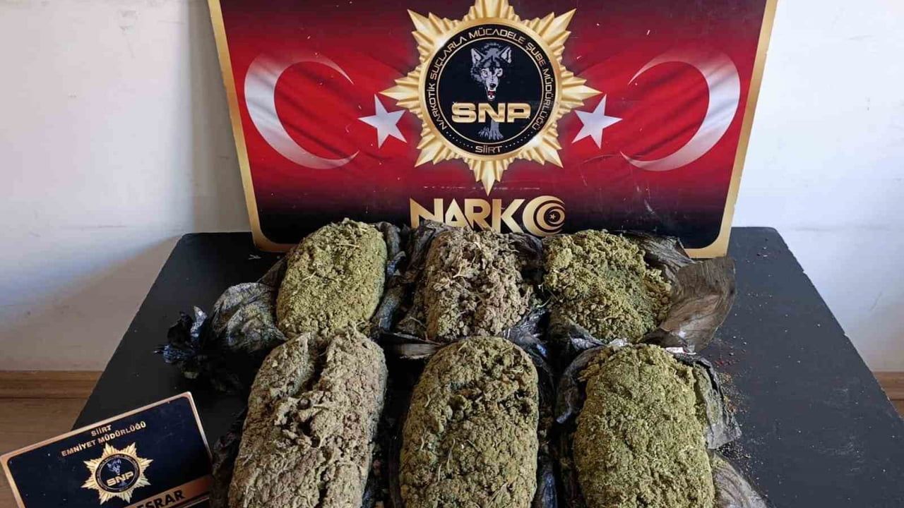 Siirt'te Baykan'da 3 kilo 300 gram esrar ele geçirildi, 1 şüpheli gözaltında
