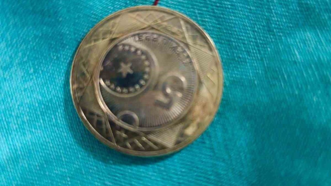 Siirt’te boğazına 5 lira kaçan 8 yaşındaki çocuk hastanede başarılı müdahaleyle kurtarıldı