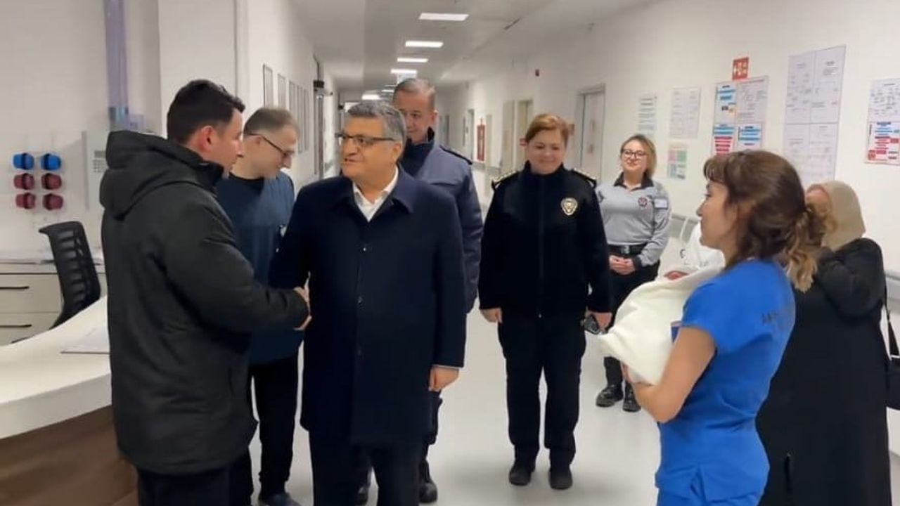 Sinop’ta 2026 yılının ilk bebeği Eren: Vali Mustafa Özarslan hastanede ziyaret etti