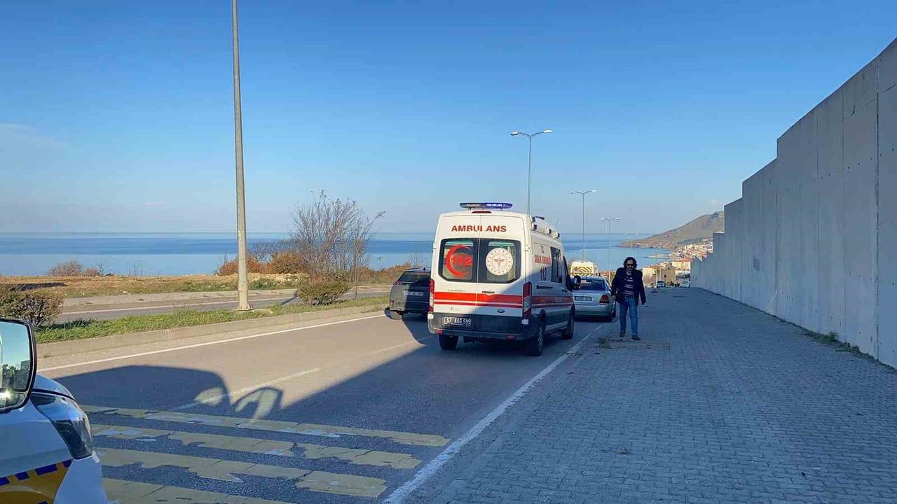 Sinop'ta Pervane Yokuşu'nda seyir halindeki sürücü kalp krizi geçirdi, hastaneye kaldırıldı