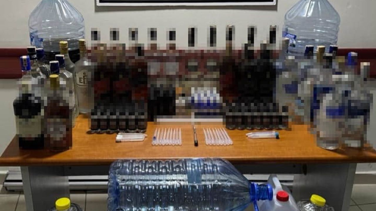 Sinop'ta sahte alkol operasyonu: 40 litre etil alkol ve 39 şişe ele geçirildi