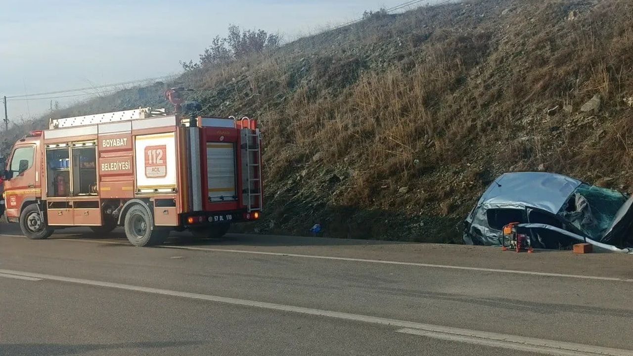 Sinop’un Boyabat ilçesinde otomobil şarampole devrildi — 5 yaralı