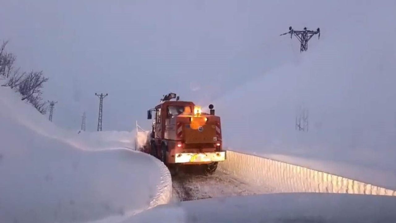 Şırnak-Hakkari yolu 6 gün sonra yeniden ulaşıma açıldı