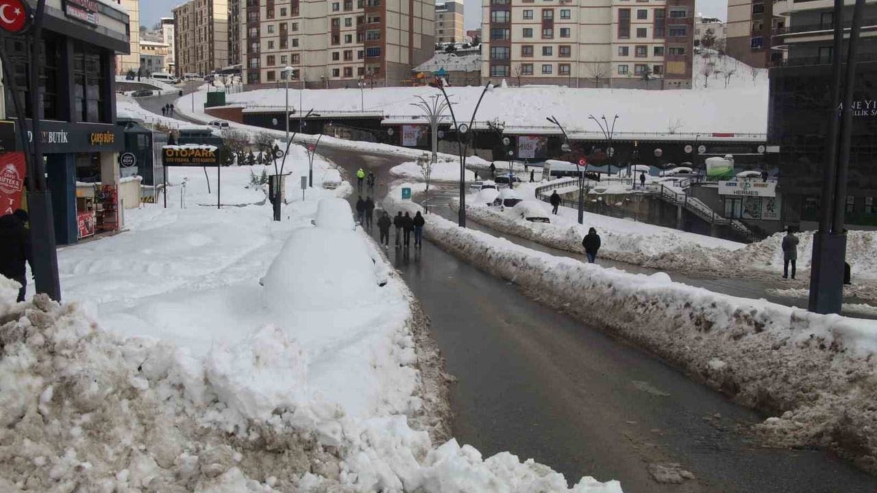 Şırnak’ta 5 Gün Süren Yoğun Kar yağışı Kurumların Koordinasyonuyla Krize Dönüşmeden Yönetildi