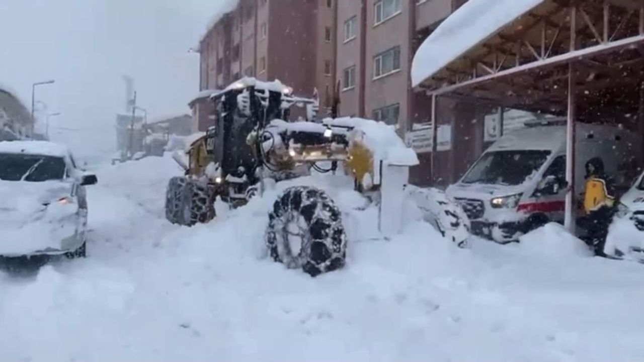Şırnak’ta kar kalınlığı 2 metreyi aştı; Beytüşşebap’ta yaşam durma noktasında