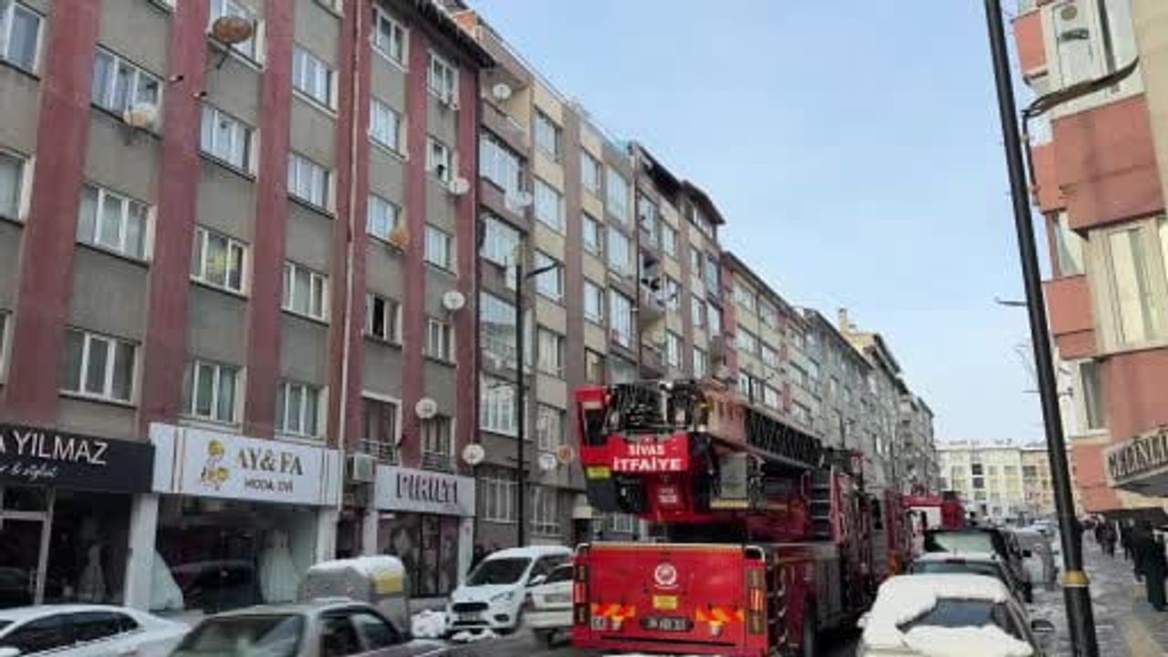 Sivas'ta apartman dairesinde kombi patlaması: Mehmetpaşa Mahallesi'nde hasar oluştu