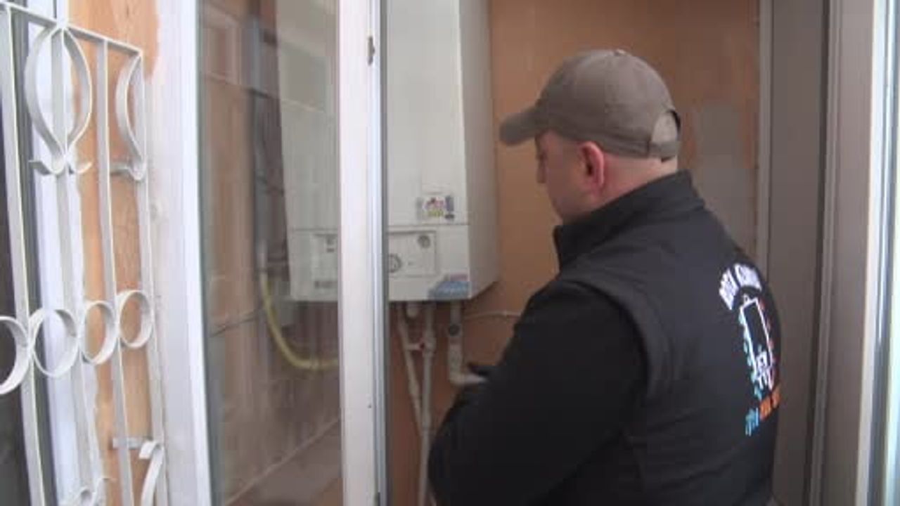 Sivas'ta kombi kapatılması don riskini artırıyor; usta Şafak Şimşek uyarıyor