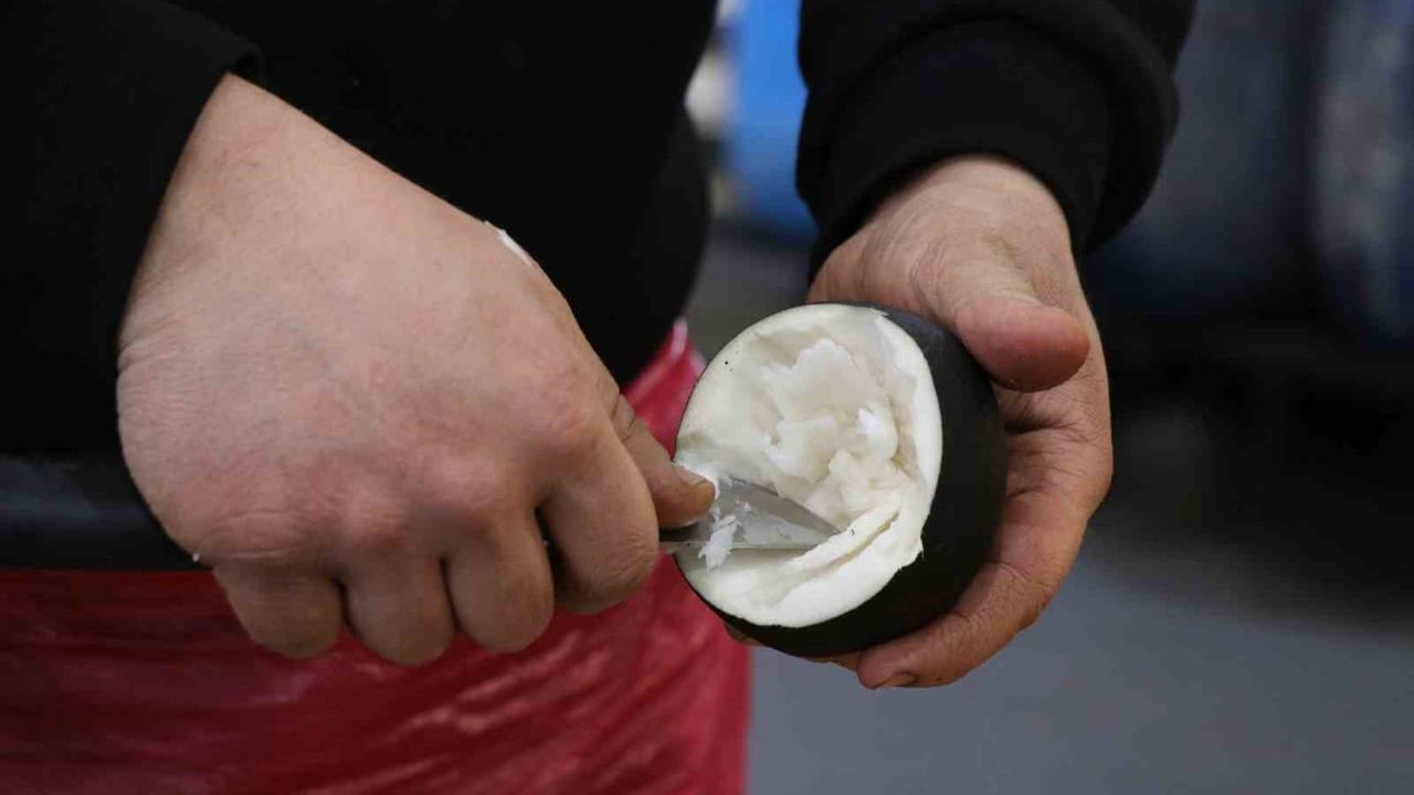 Sivas'ta soğuk havada artan öksürüğe 'babaanne tarifi': Karaturp, zencefil, zerdeçal ve bal karışımı