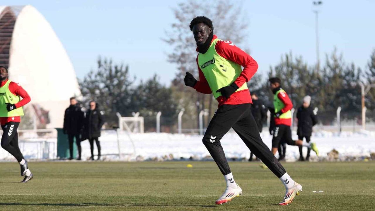 Sivasspor, Erzurumspor maçı hazırlıklarını tesislerde sürdürdü