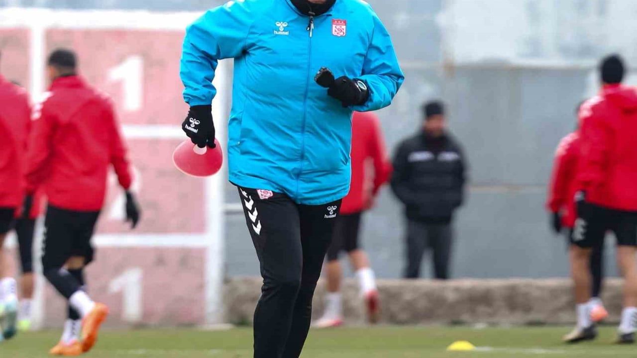 Sivasspor: Mehmet Altıparmak’ın PFDK’ya tedbirli sevki idari nitelikte