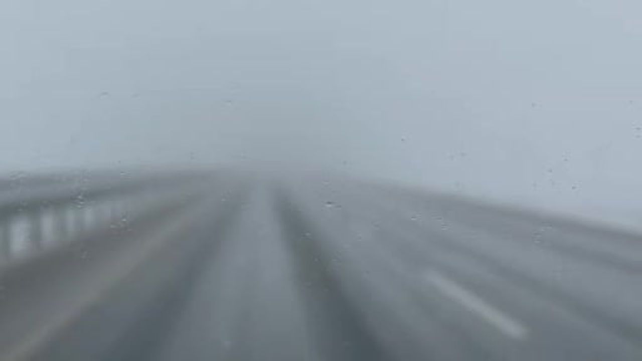 Siverek’te beklenen kar yağışı başladı; görüş mesafesi 30 metreye düştü