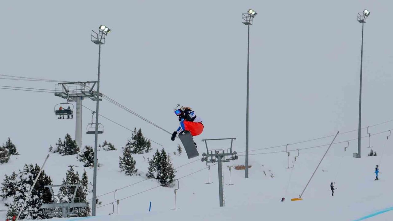 Snowboard FIS European Cup Erzincan: Ergan Dağı'nda 10 Ülkeden Sporcular Yarışıyor