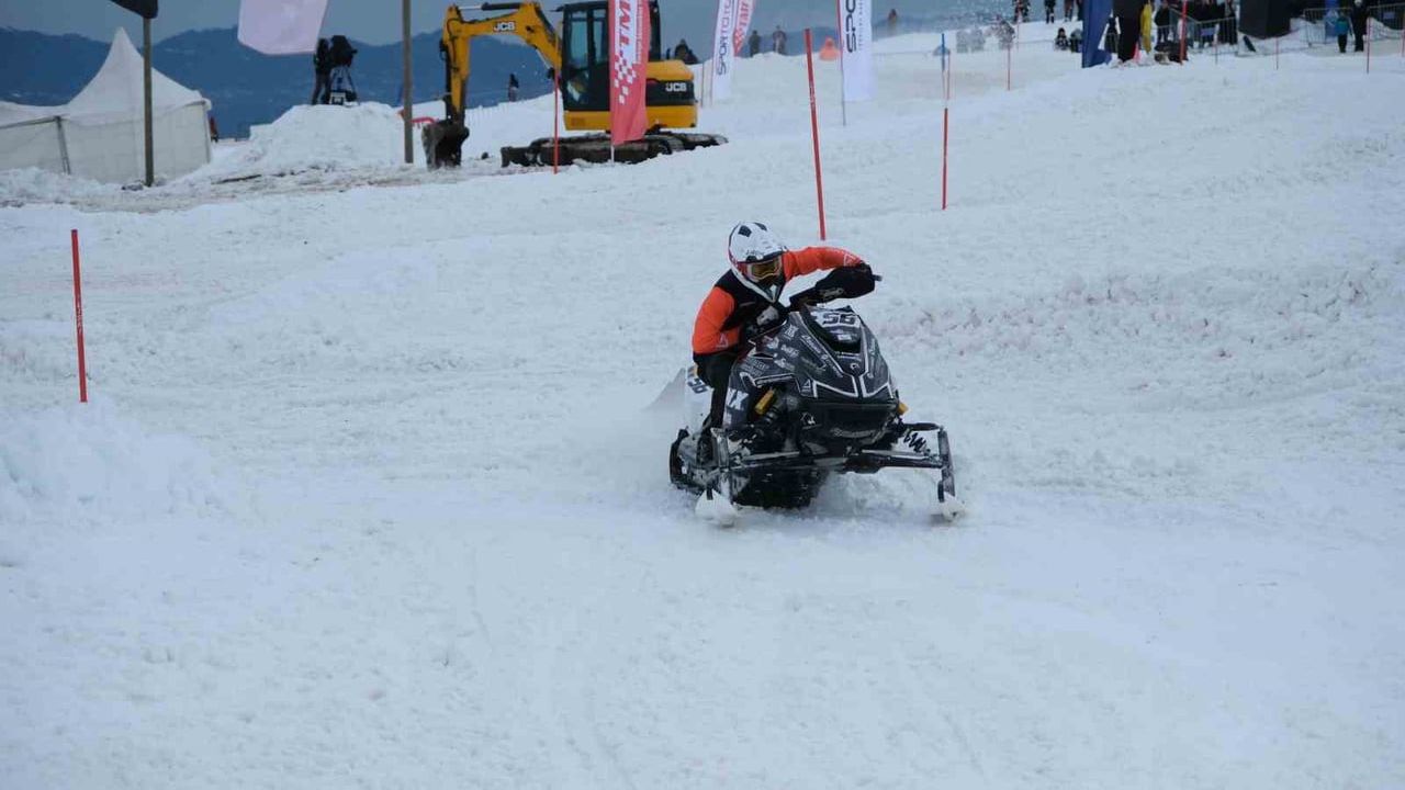 SNX Türkiye Dünya Kar Motosikleti Şampiyonası Handüzü'de: İlk Gün Sıralama Turları Tamamlandı
