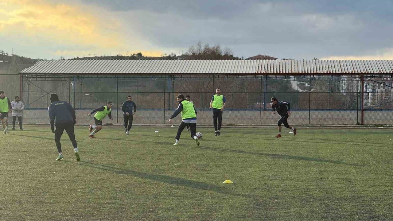 Söğütspor, Tavşanlı Belediyespor maçının hazırlıklarını tamamladı