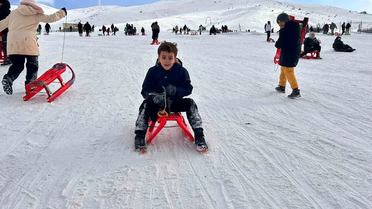 Sömestir Tatilinde Ankaralı Ailelerin Tercihi: Elmadağ Kayak Merkezi