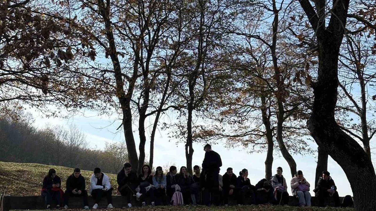 SUBÜ öğrencileri Kırcaali Yaylası'nda doğa yürüyüşü ve çevre temizliği gerçekleştirdi