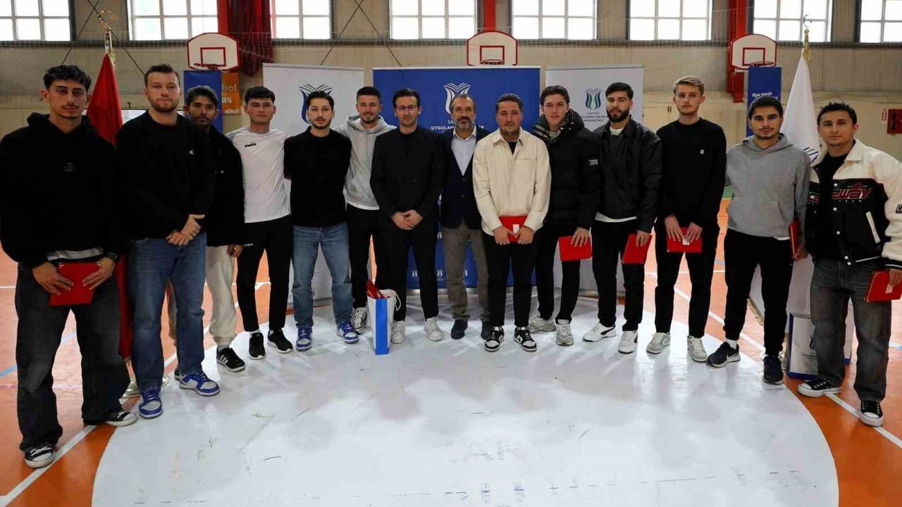 SUBÜ, üniversiteler arası şampiyonalarda dereceye giren 84 sporcusunu ödüllendirdi