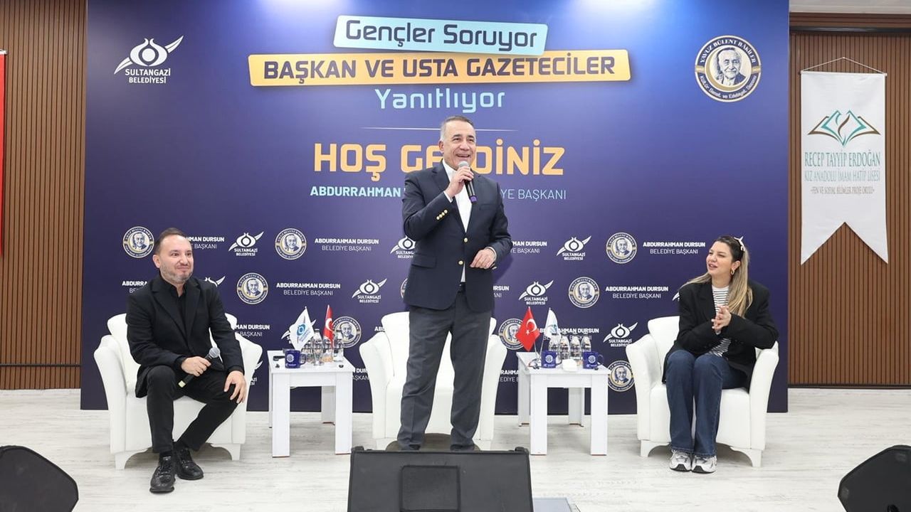 Sultangazi’de Gençlerle Buluşma: Başkan Dursun ve Usta Gazeteciler Soruları Yanıtladı
