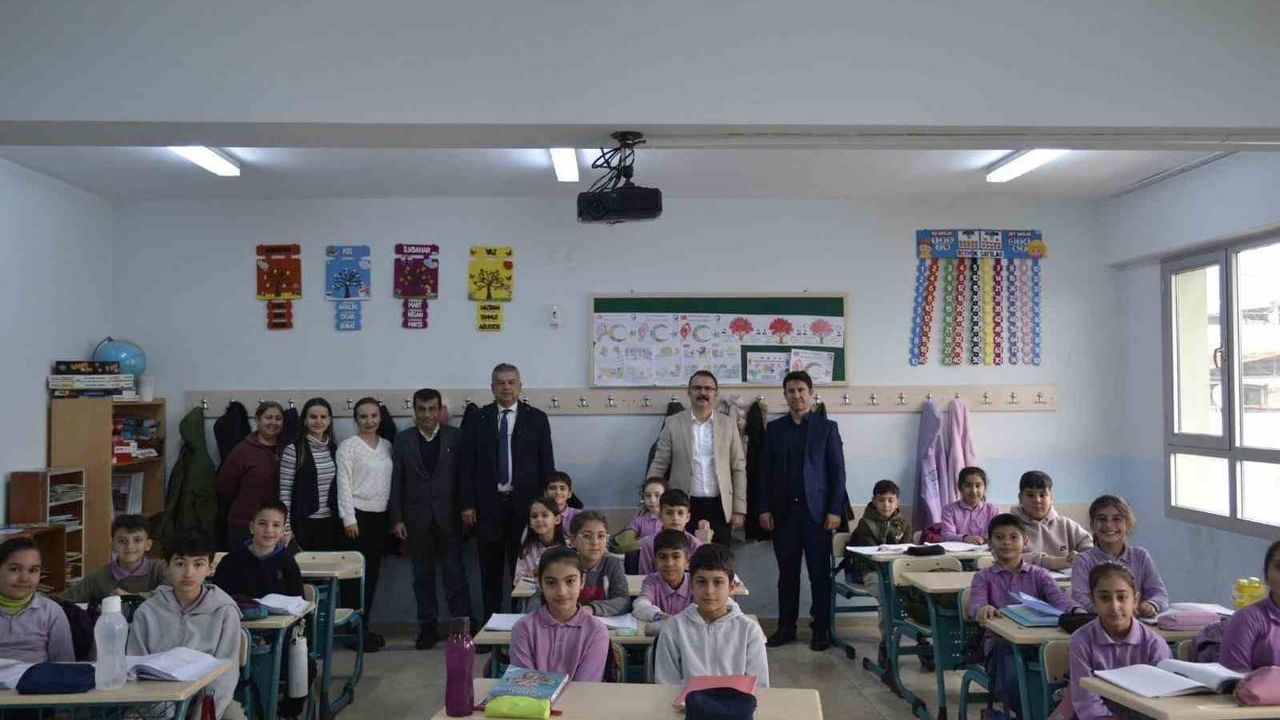 Sultanhisar Kaymakamı Ali Ekber Ateş okullarda incelemelerde bulundu