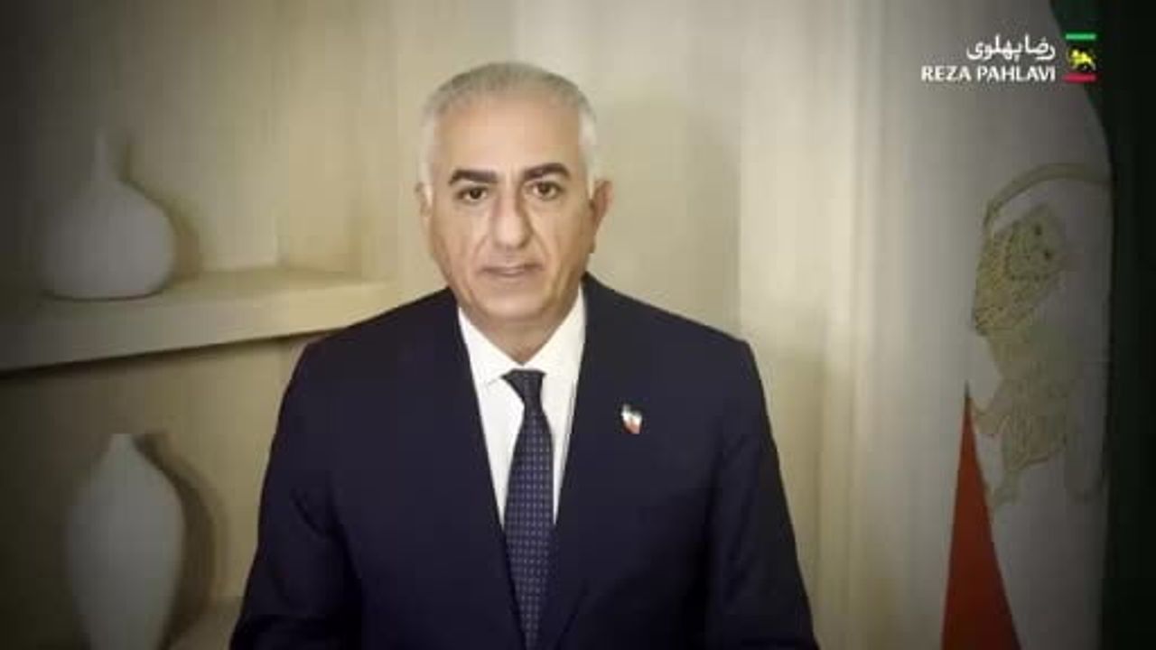 Sürgündeki Rıza Pehlevi'den İran'daki protestoculara çağrı: Sokakları terk etmeyin