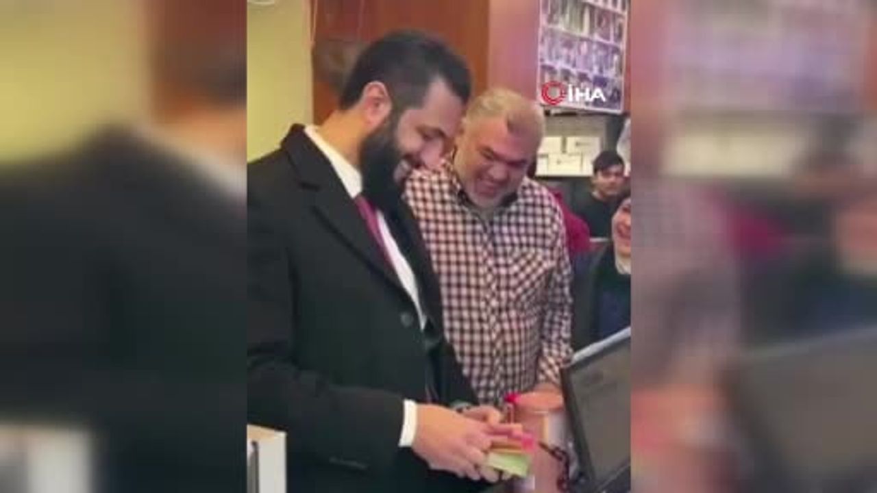 Suriye Devlet Başkanı Ahmed eş-Şara, Şam Mezze Mahallesi’nde halkla görüldü