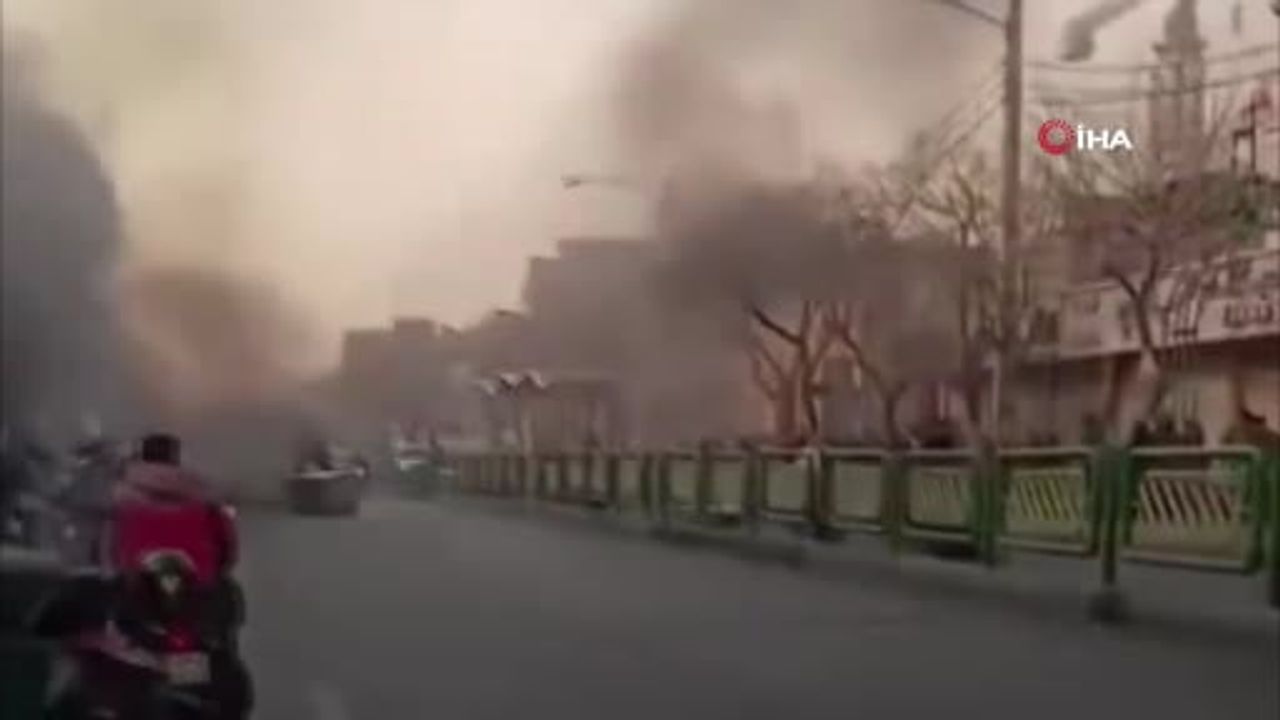 Tahran’da hayat pahalılığı protestoları: Esnaf kepenk kapattı