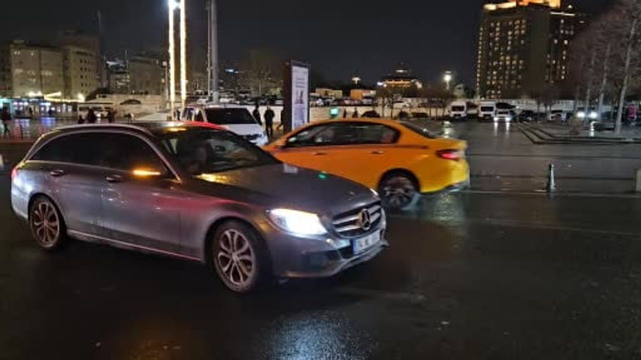 Taksim'de helikopter destekli 'Huzur İstanbul' asayiş denetimi