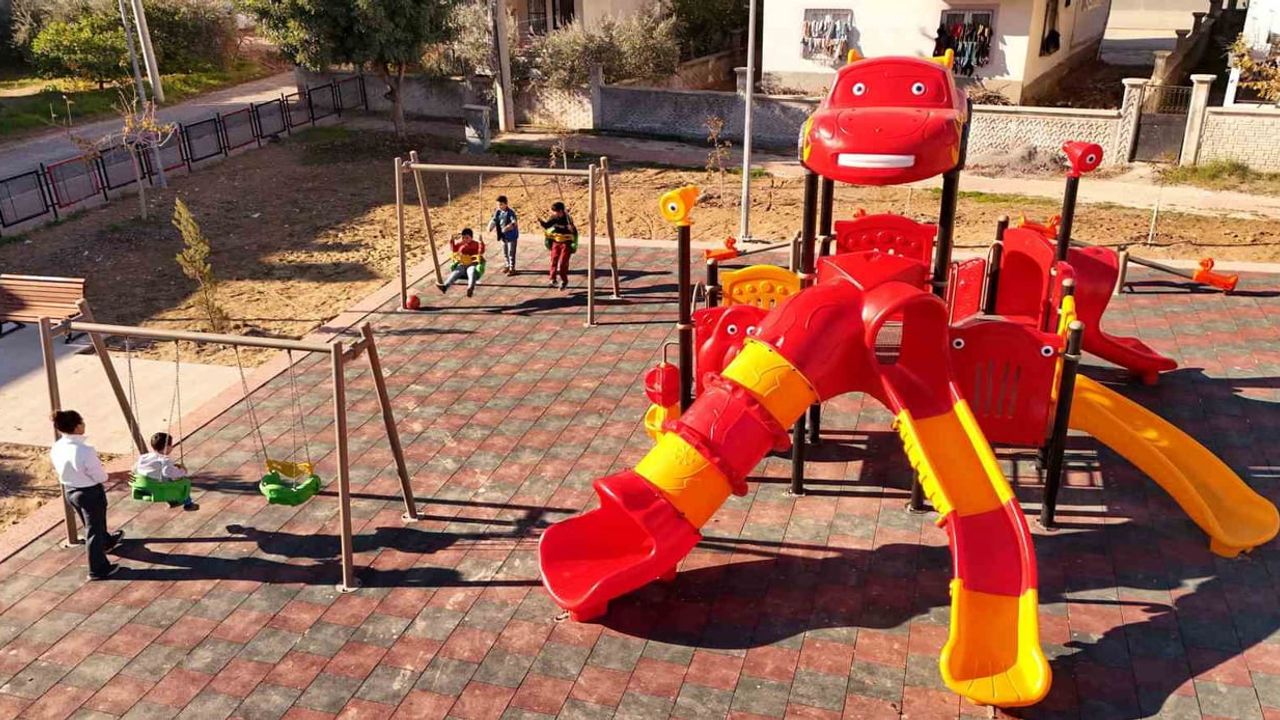 Tarsus Belediyesi, Akşemsettin, Yeni Mahalle ve Bağlar'daki parkları yeniledi