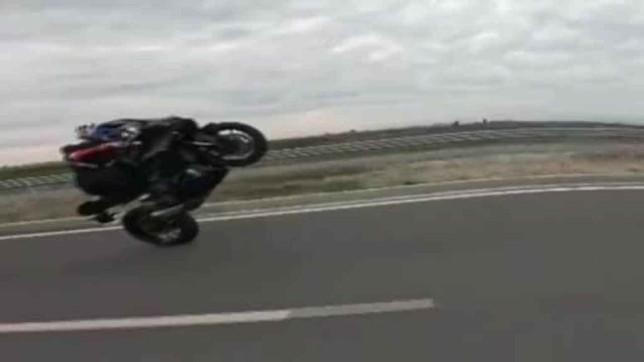 Tarsus'ta ters yön ve akrobatik hareket yapan motosiklet sürücülerine 30 bin 734 TL ceza