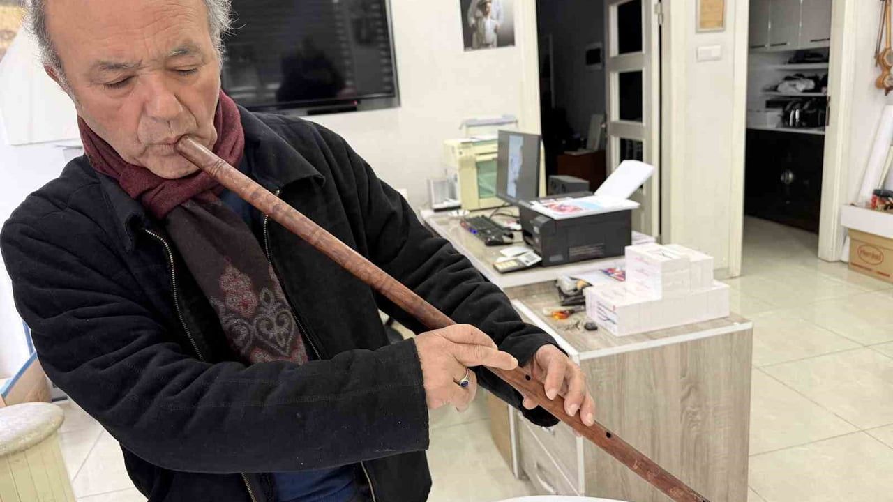 Tarsuslu Fotoğrafçı Sami Yılmaz, 165 Yıllık Kavalını Hayrat Çeşmesi İçin Satışa Çıkardı