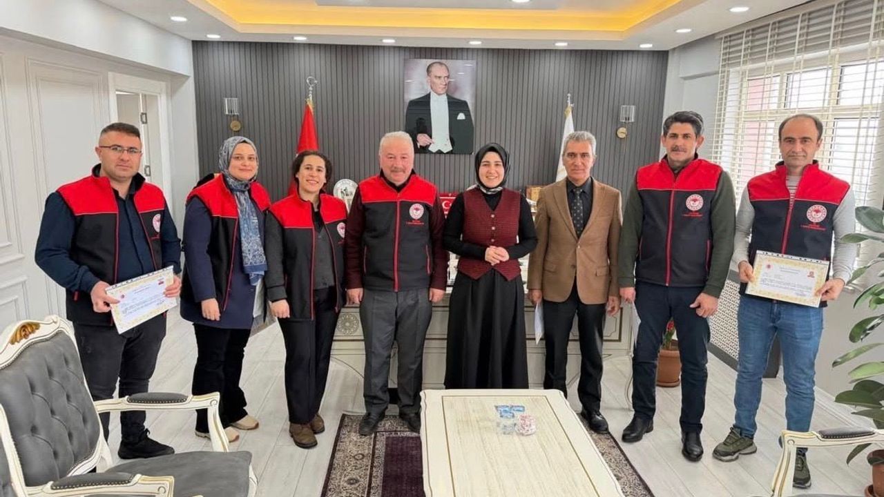 Taşlıçay’da sahipli köpeklerin mikroçip ile dijital kimliklendirilmesi tamamlandı