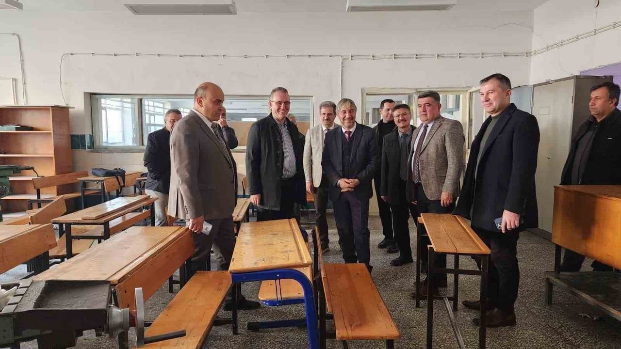 Tavşanlı'da Meslekî Eğitim Değerlendirmesi: Okul‑Sanayi İş Birliği ve Sürdürülebilirlik Öne Çıktı