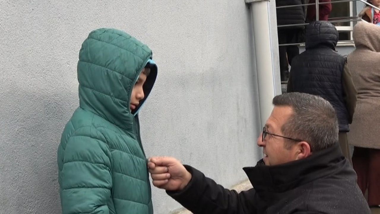 Tavşanlı'da örnek davranış: Mehmet Tarhan İlkokulu'nda hizmetli Mustafa Güler