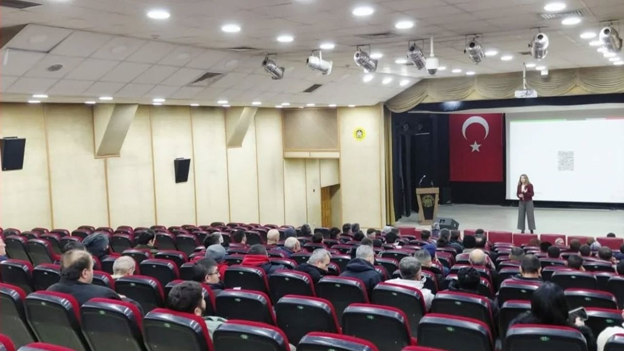 Tavşanlı'da 'Teknoloji Bağımlılığı' Semineri: Denetimli Serbestlik Yükümlülerine Yönelik Eğitim