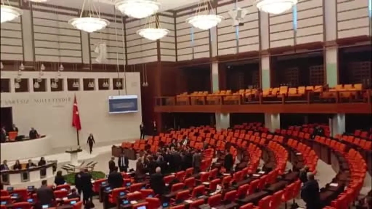 TBMM Genel Kurulu'nda İsmet İnönü polemiği: 'Gel İsmet, git kısmet' sözü tartışma yarattı