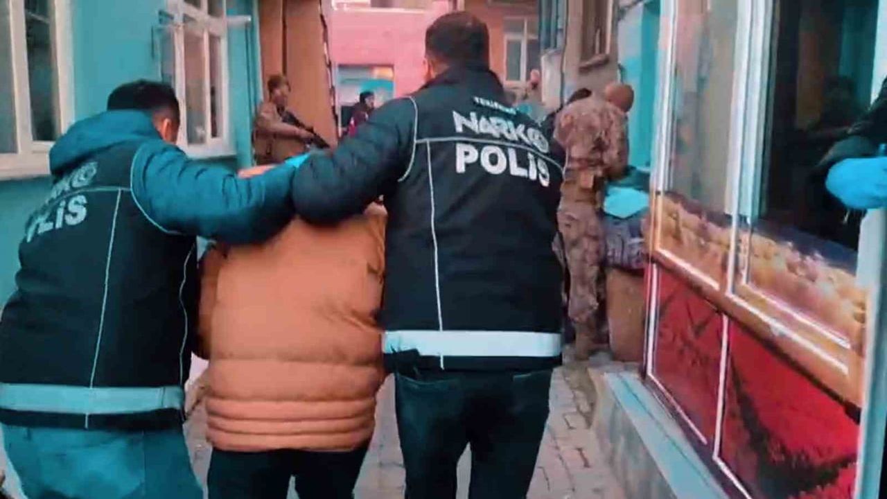 Tekirdağ'da helikopter destekli uyuşturucu operasyonu: 16 kişi tutuklandı