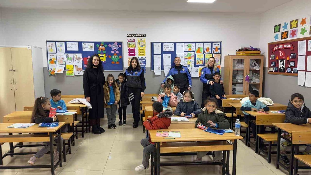 Tekirdağ Emniyeti'nden Süleymanpaşa'da öğrencilere karne ve güvenlik eğitimi