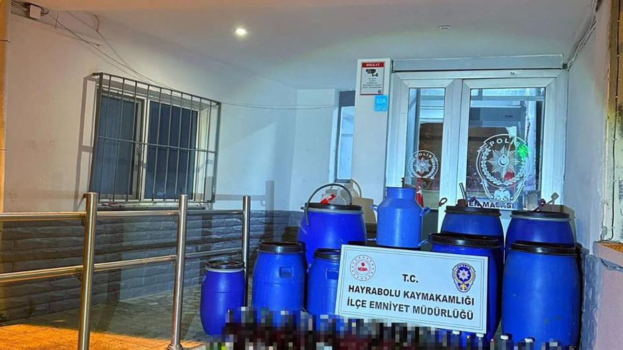 Tekirdağ Hayrabolu’da kaçak içki operasyonu: 665 litre ev yapımı şarap ele geçirildi