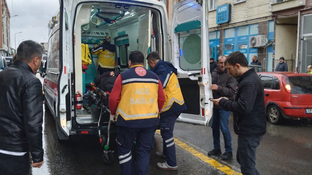 Tekirdağ Muratlı'da motosikletin çarptığı yaya hastaneye kaldırıldı