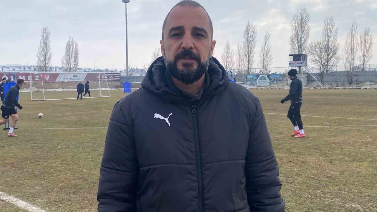 Teknik Direktör Adem Çağlayan: "Galibiyet Serisi Yakalayarak Play-Off Hedefini Kovalayacağız"