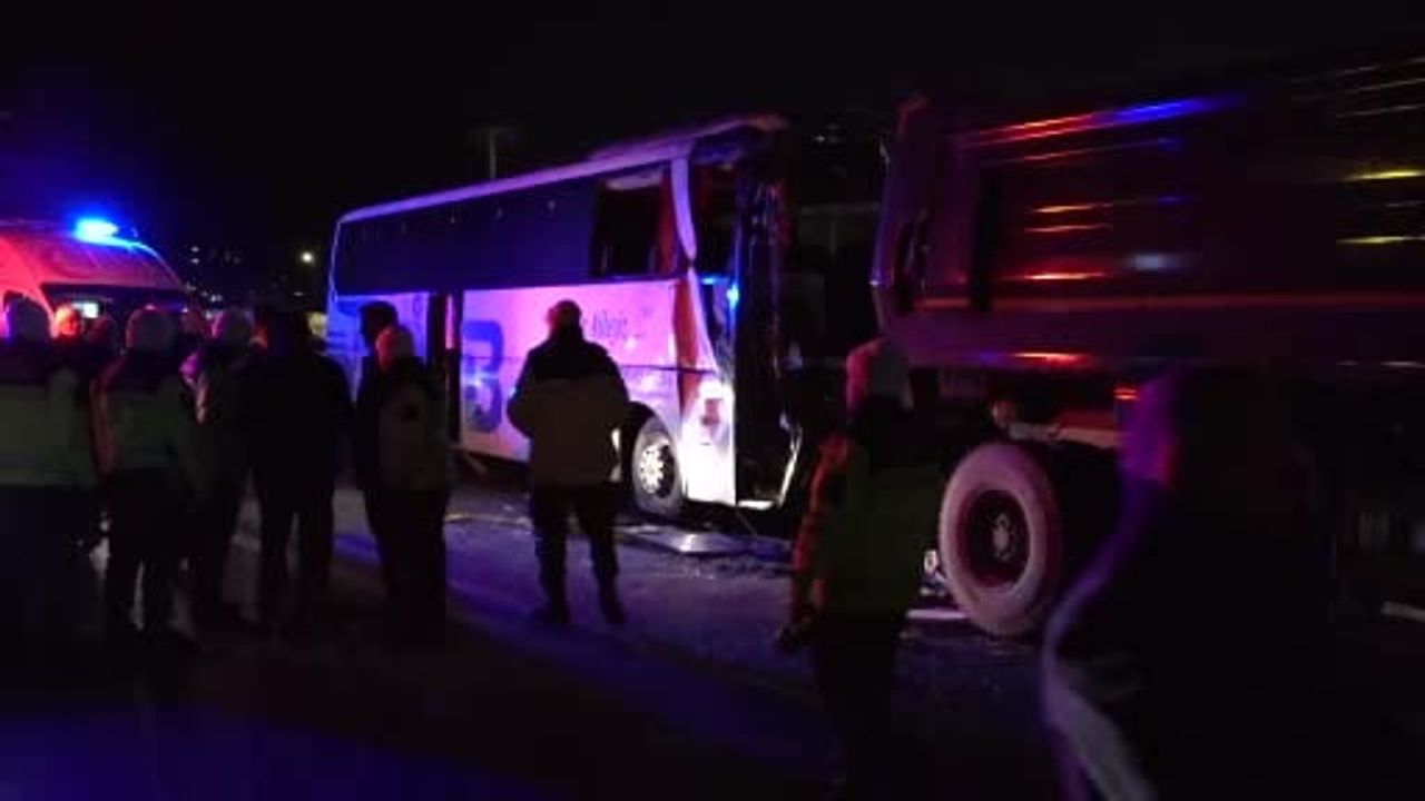 TEM Otoyolu Sapanca'da zincirleme kaza: 1 ölü, 19 yaralı