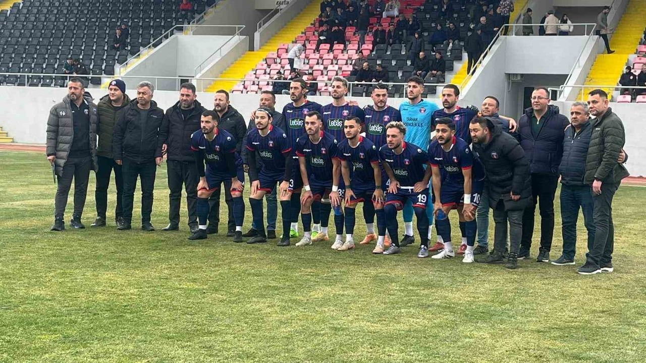 Tepecikspor İznikspor'u 3-1 Mağlup Ederek Devreyi Galibiyetle Kapattı