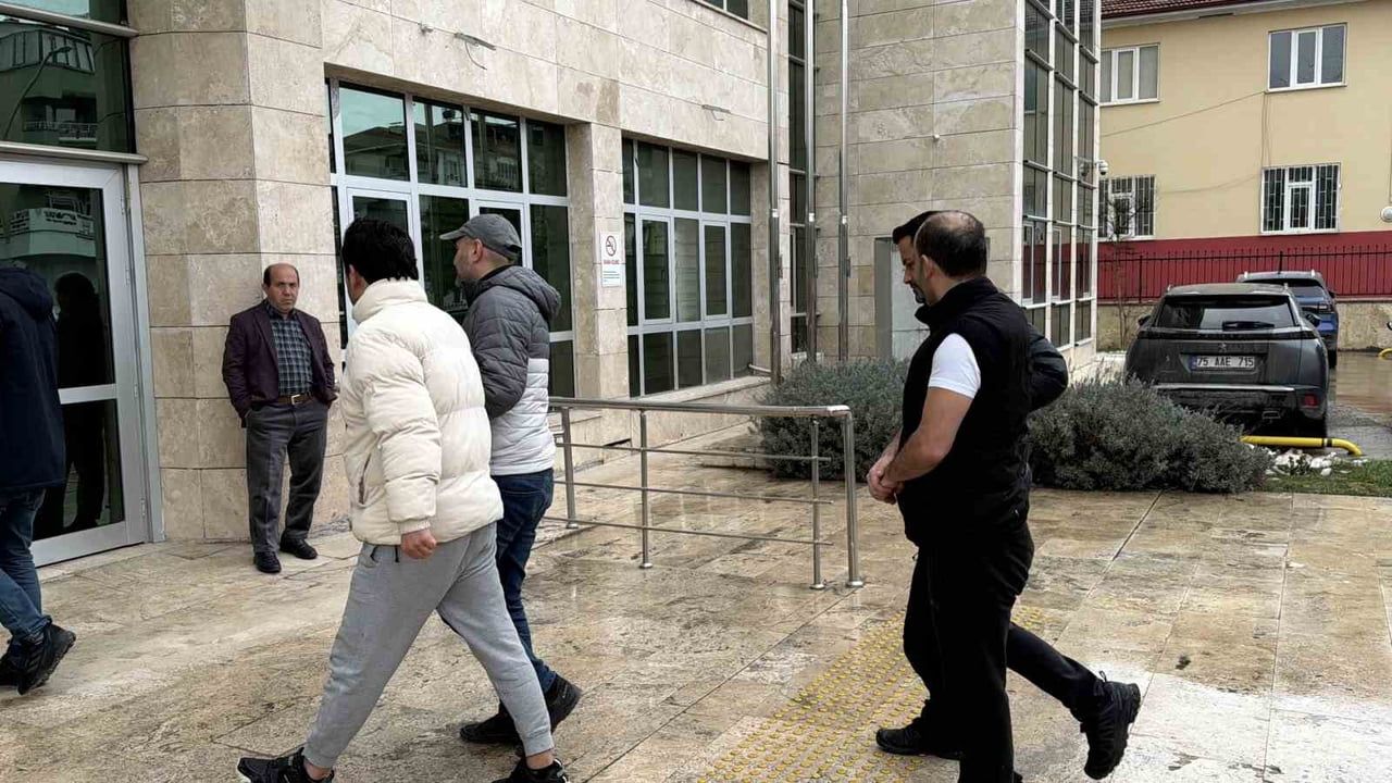 Tokat Erbaa'da göçmen kaçakçılığı operasyonu: 7 Afgan yakalandı, 2 kişi tutuklandı