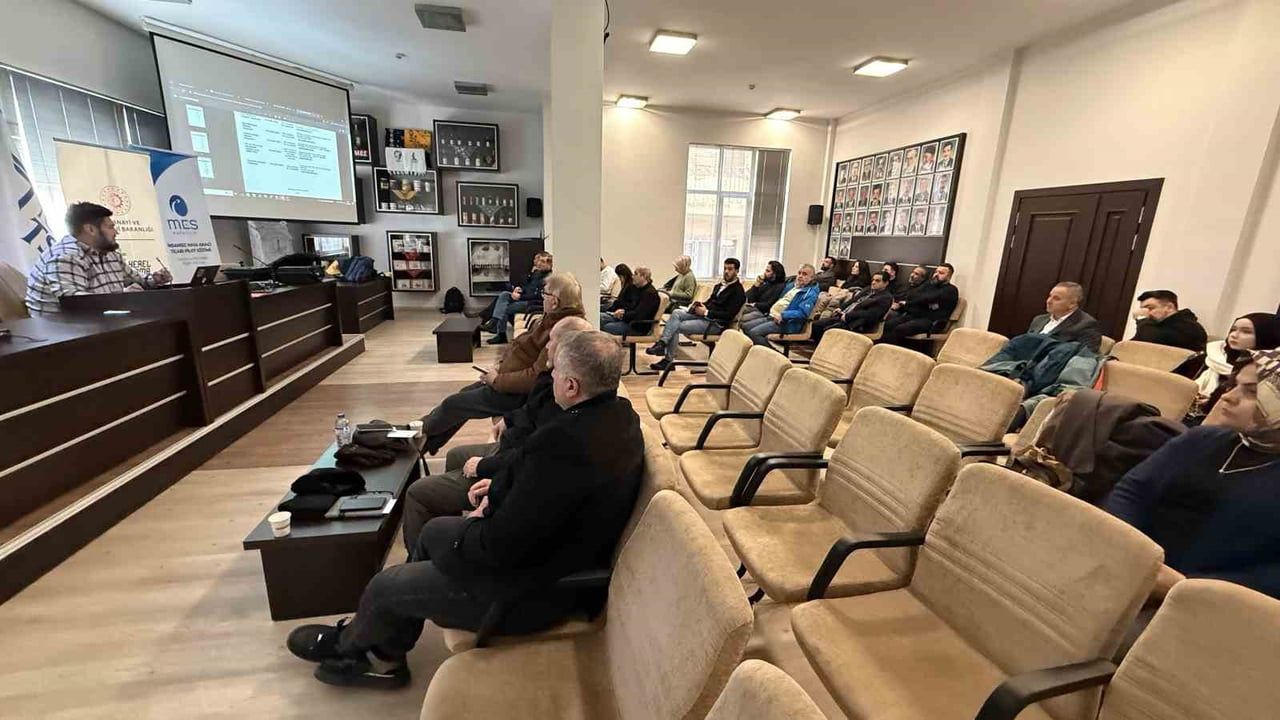 Tokat'ta 35 basın mensubuna İHA-1 Ticari Dron Ehliyeti Eğitimi başlatıldı