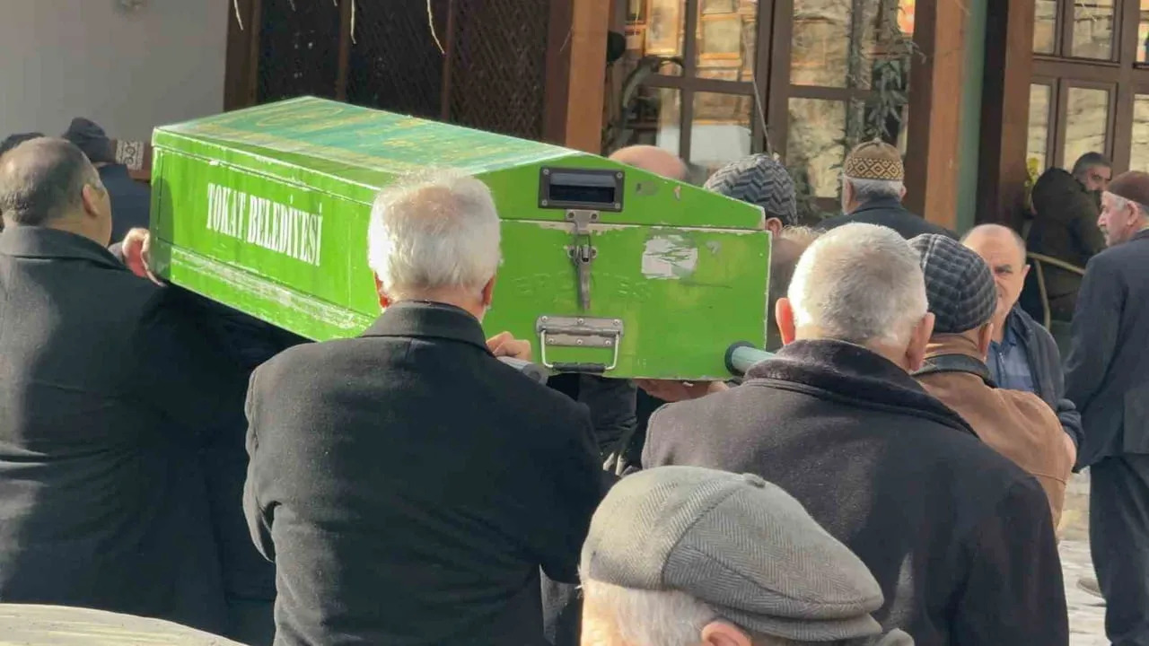 Tokat'ta Baba Cinayeti İddiası: Zihni Cankurtaran Toprağa Verildi