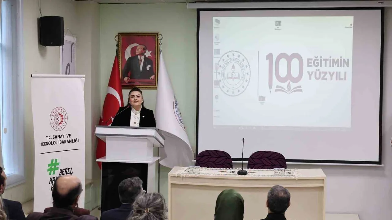 Tokat’ta 'Geçmişe Dokun, Geleceği Doku' Projesi Tanıtıldı: Dive Dokuması Üretim ve İstihdamla Buluşuyor