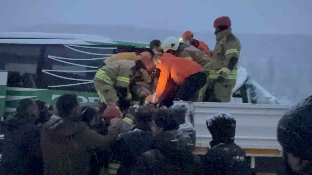 Tokat'ta otobüs-tır çarpışması: 1 ölü, 12 yaralı — Sürücü adli kontrolle serbest