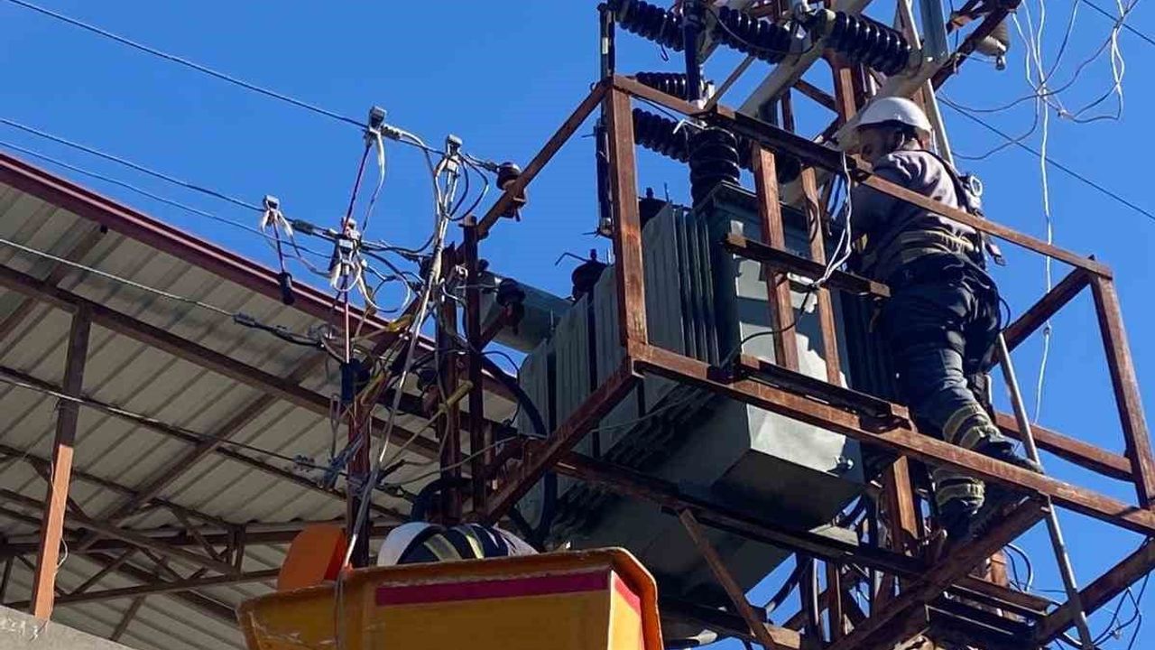 Toroslar EDAŞ, Hatay'da Soğuk Hava Nedeniyle Artan Elektrik Talebine Karşı Altyapıyı Güçlendiriyor