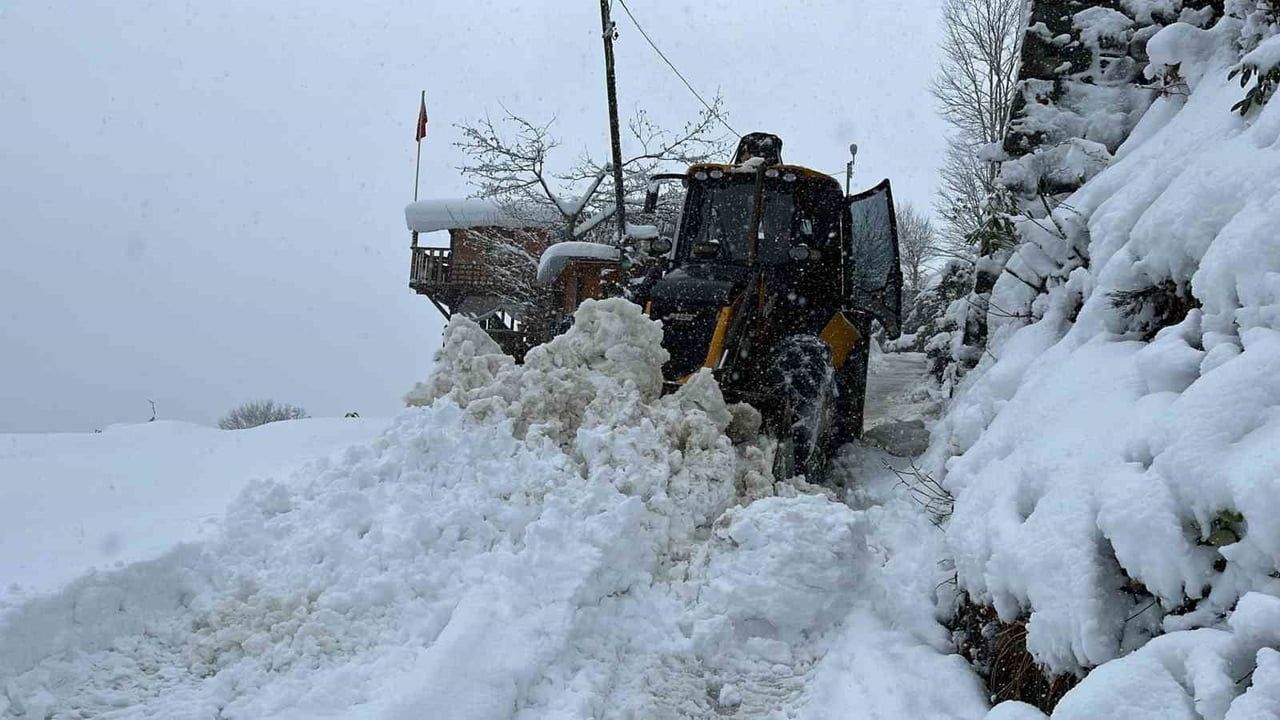 Trabzon’da 70 mahalle kar nedeniyle ulaşıma kapandı