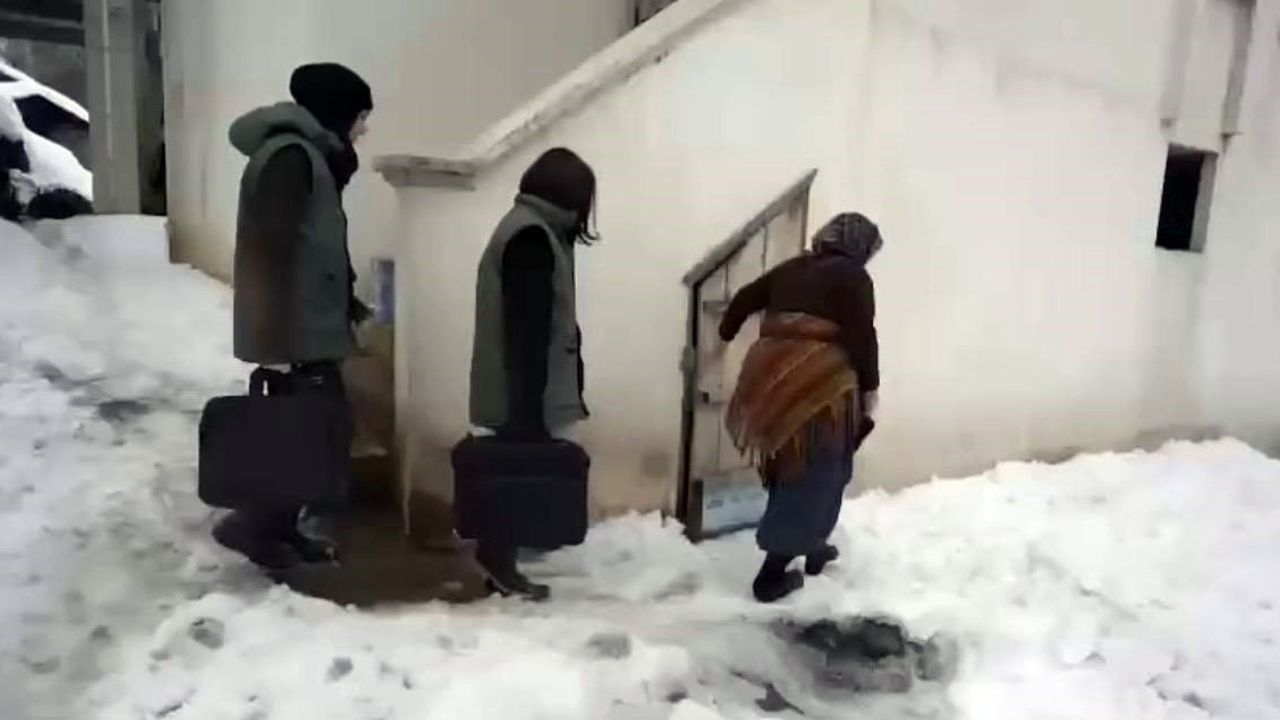 Trabzon'da kar altında şap aşısı seferberliği: ekipler yüksek rakımlarda sahada